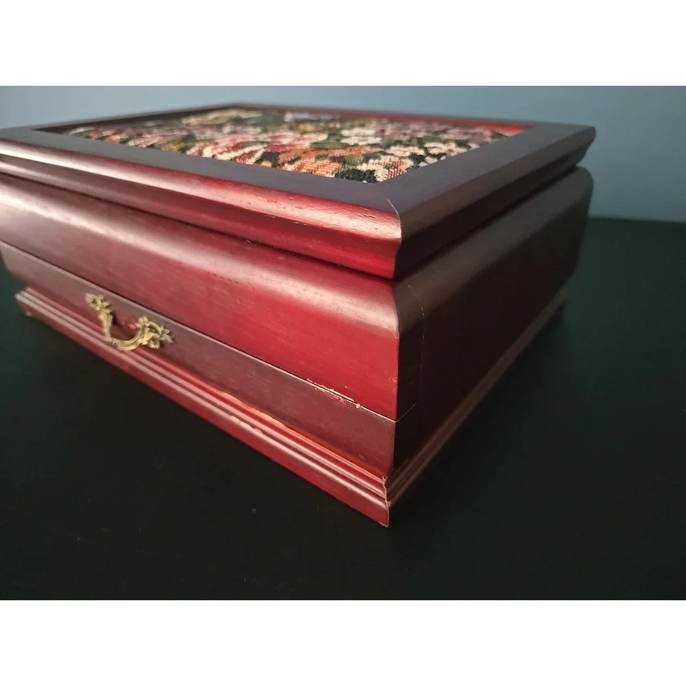 Vintage Floral‎ Tapestry Top Wood Hinged Jewelry Box Pink Velvet Lining READ